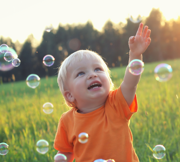 Exploring Nature with Toddlers: How Quality Childcare in Connecticut Boosts Learning